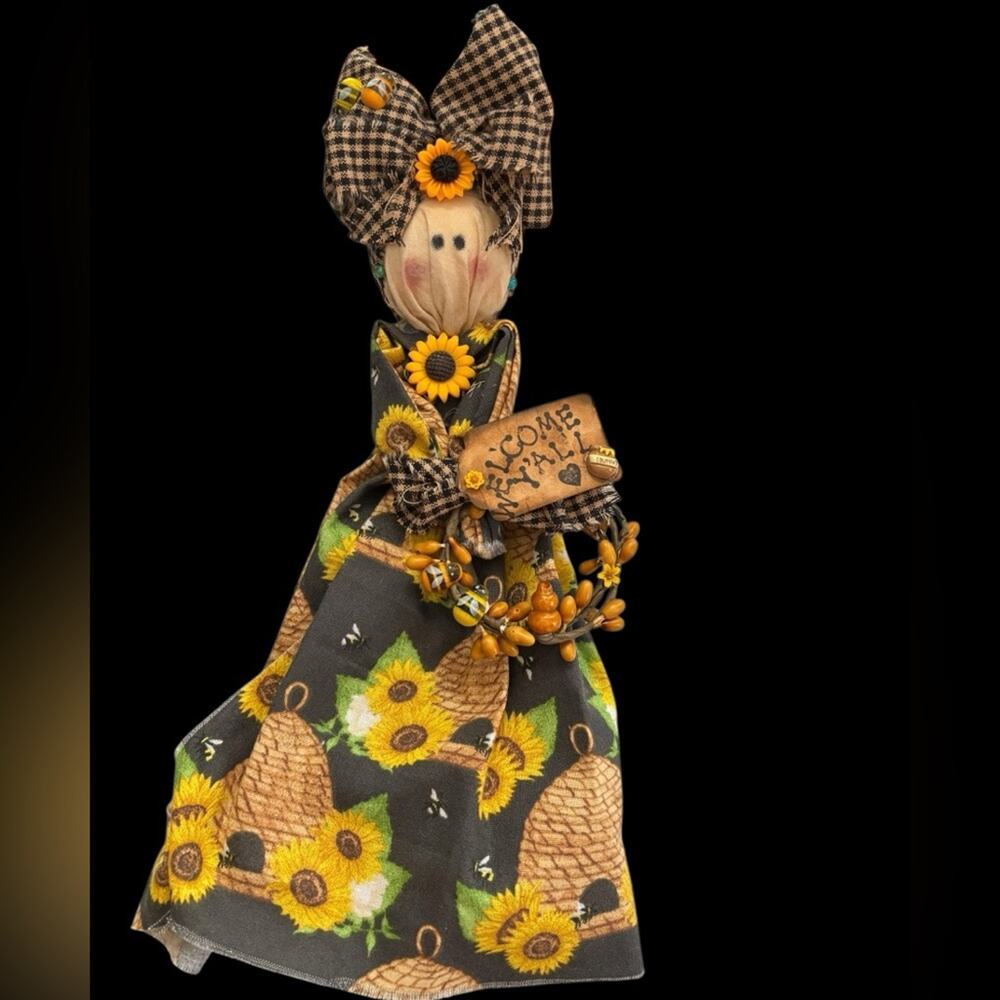 Handcrafted Primitive Sunflower Bee Welcome Y'all Doll